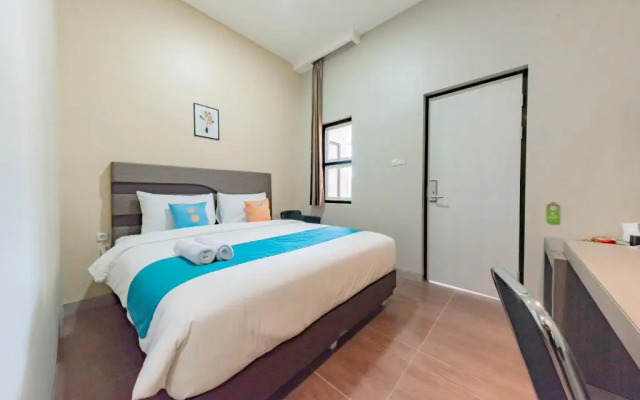 Sans Hotel Berau Square