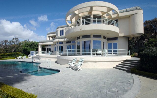 Malibu Spectacular Ocean View Mansion