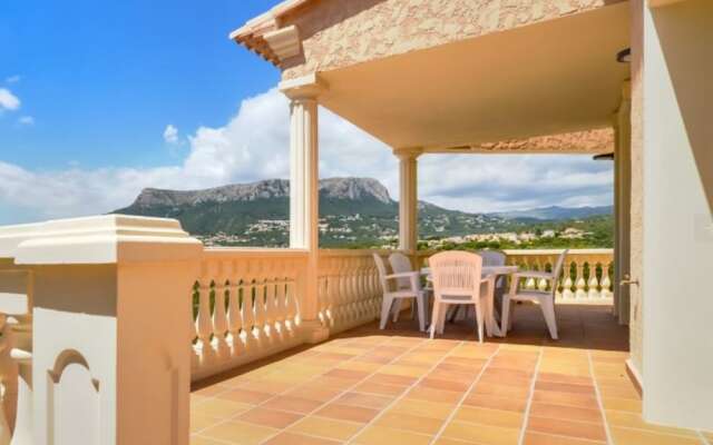 Villa - 5 Bedrooms with Pool and WiFi - 106420