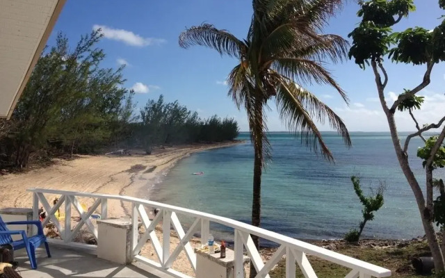 Pau Pau Beach Estate 5 Bedroom Home