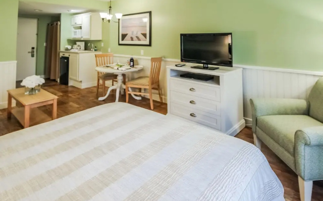 Holly Tree Resort