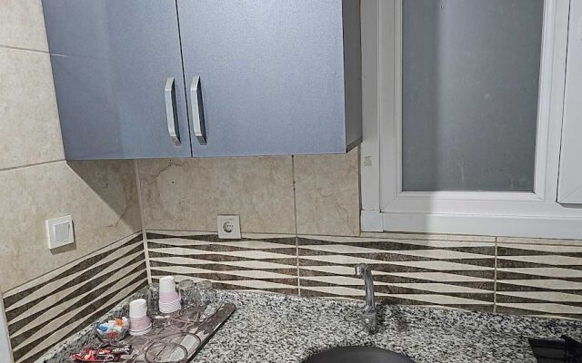 Midtown Hotel Apartments 404