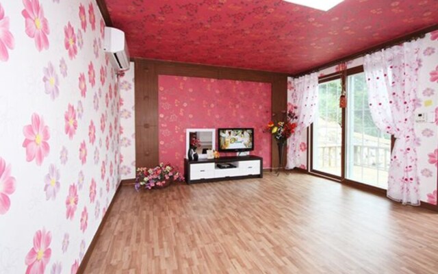 Yeongdeok Seapark Pension