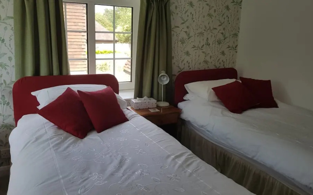 Holly House Bed & Breakfast