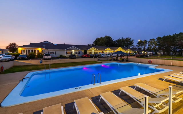 Quality Inn & Suites Garden of the Gulf