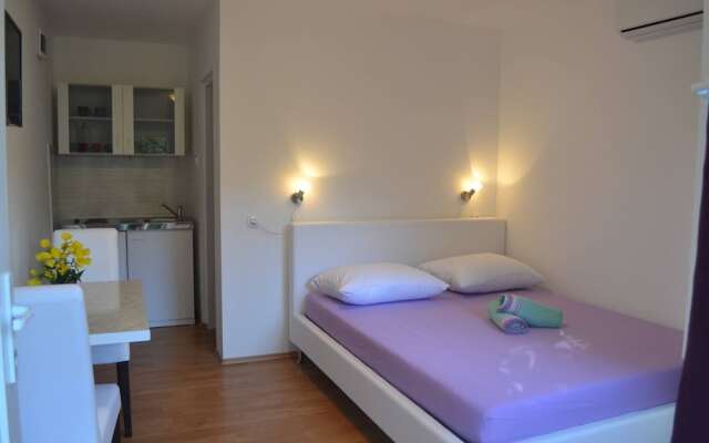 Fantastic Studio Angie In Flower Garden