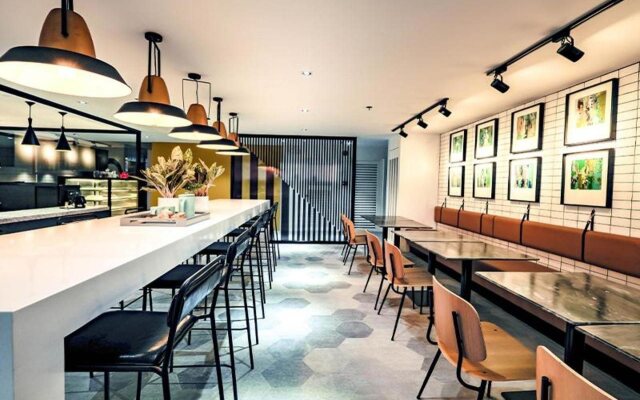 Avior Hotel