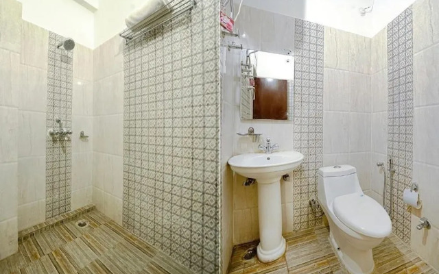 Hotel Paras Plaza