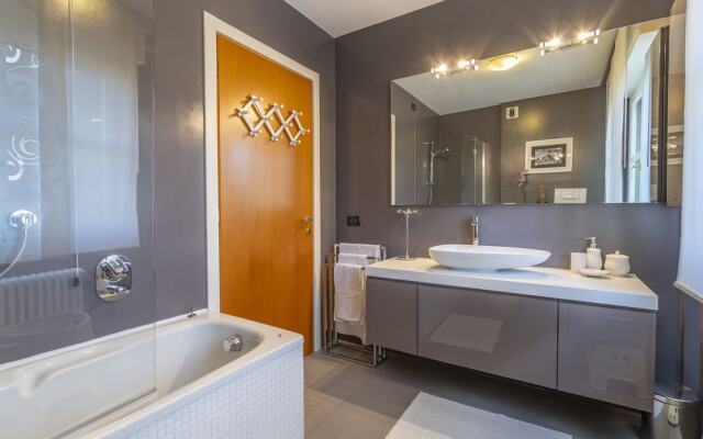 Teatro Nuovo Apartment with Free Parking