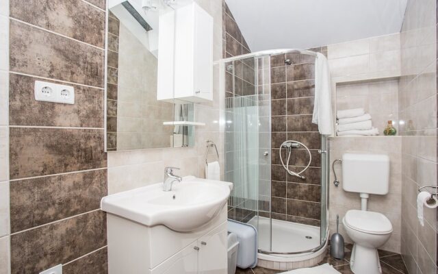 Apartments Vladimir 2835 / One Bedroom A4