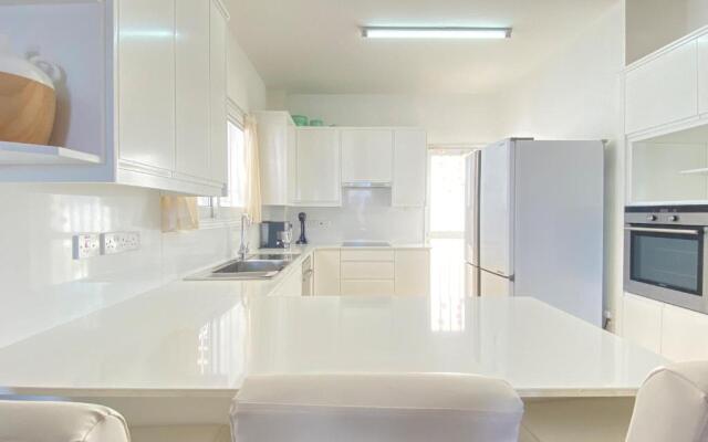 Phaedrus Living: Seaside Luxury Villa Anafi