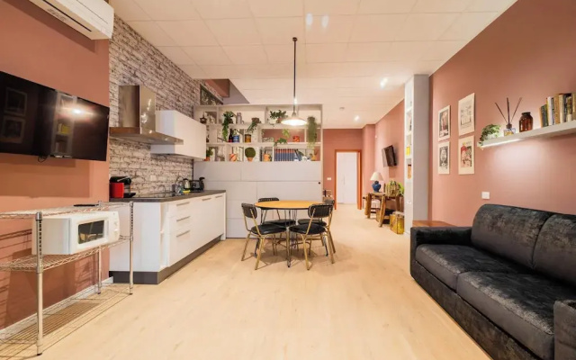Loft Enrico Modern City pad in Historic Bologna