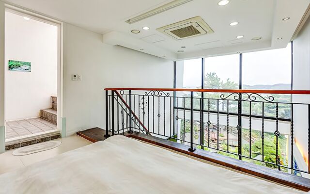 Tongyeong Mari Joa Pension