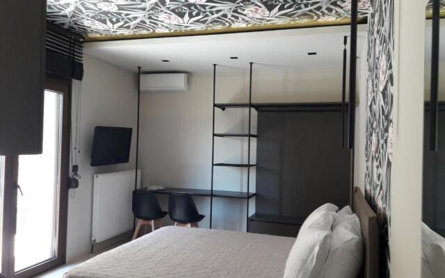 4 Seasons Luxury Apartments
