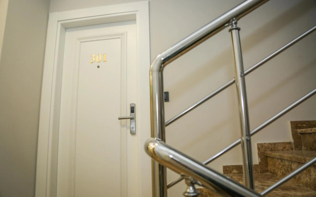 White Golden Suite Hotel