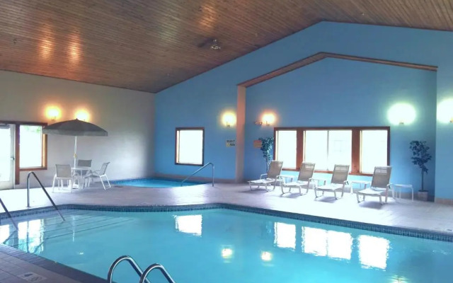 Norwood Inn and Suites