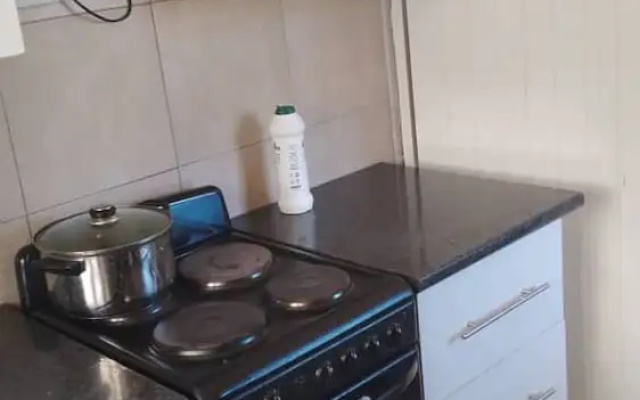 Theo's Self Catering Holiday Home, Meanwood