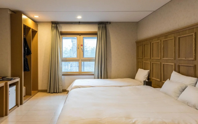 F HOTEL Yeongdeungpo