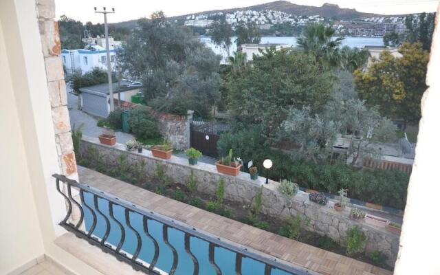 Liona Residence