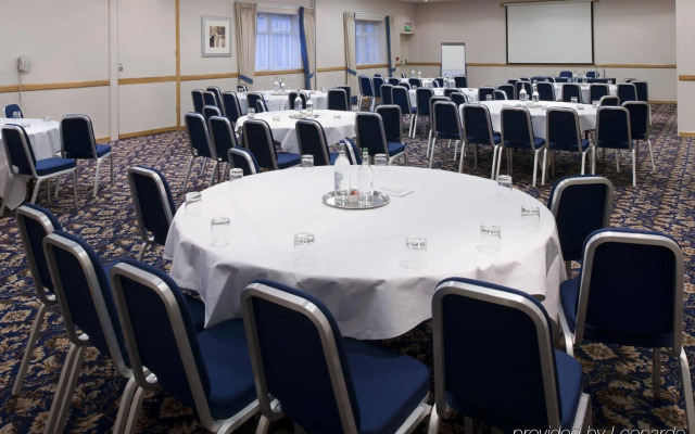 Holiday Inn Leeds Wakefield M1 Jct.40 by IHG