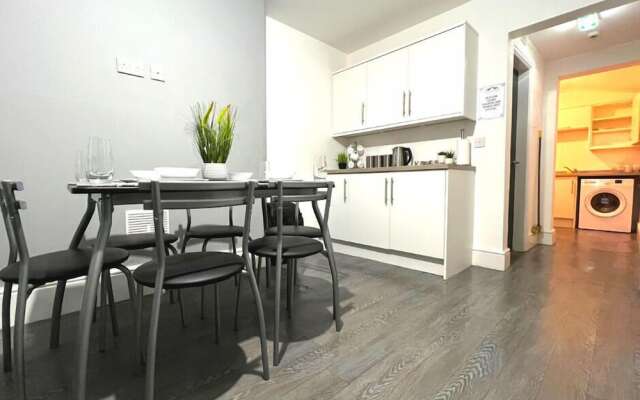 Chantry Suites by SA Stays
