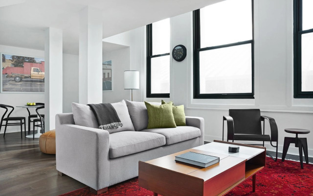 Lyric Chic 1BR Gym Downtown