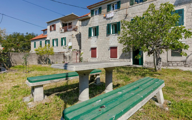 Apartments with WiFi Split - 18975