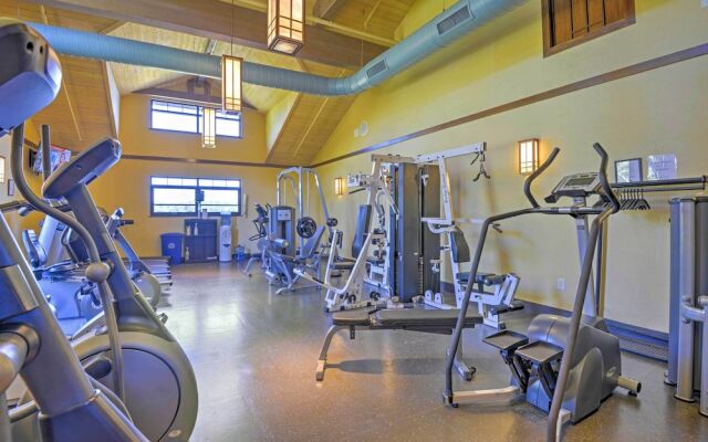 Family-friendly Cabin w/ Fire Pit in Pocono Lake!