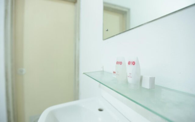 OYO 150 Harmoni Residence