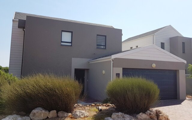 107 Ellefsen Golf Suites