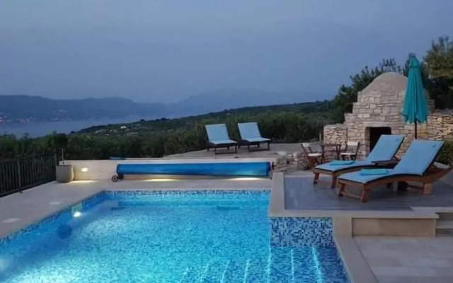 Ita - With Pool and View - H