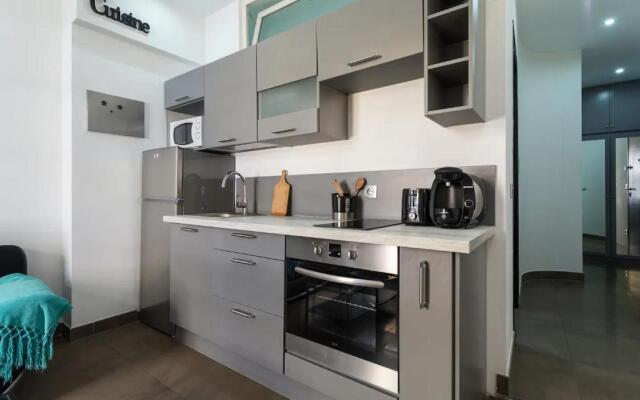 Feel Home - France 15