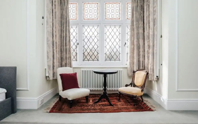 Waterfront Retreat in Hambleden