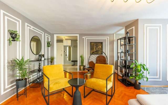 Flat With Excellent Location in Nisantasi