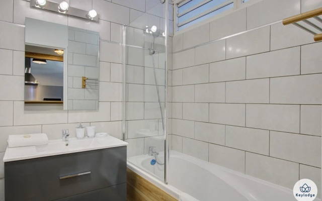 T2 Black and Wood - 45m2- 5min du centre