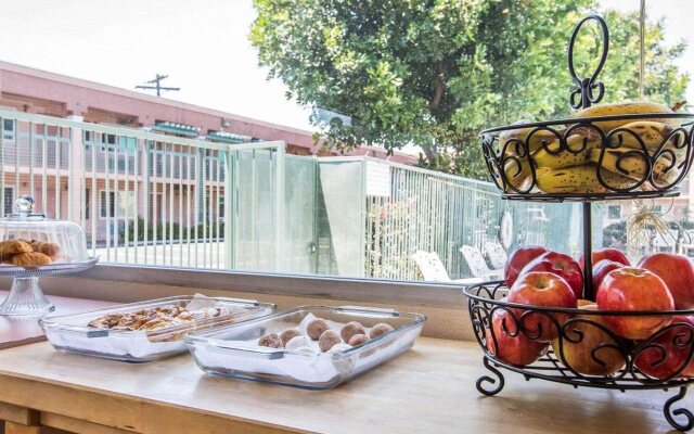 Rodeway Inn South Gate - Los Angeles South