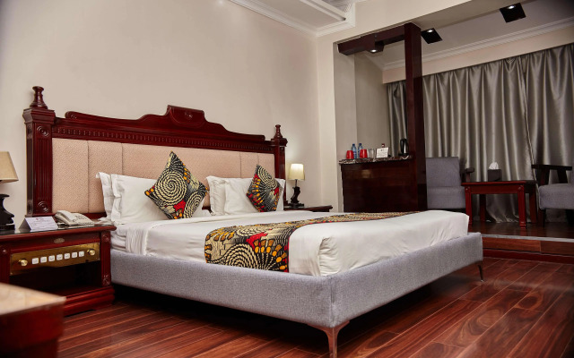 Best Western Plus Paramount Hotel