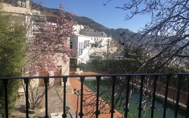 Hostal Rural Poqueira