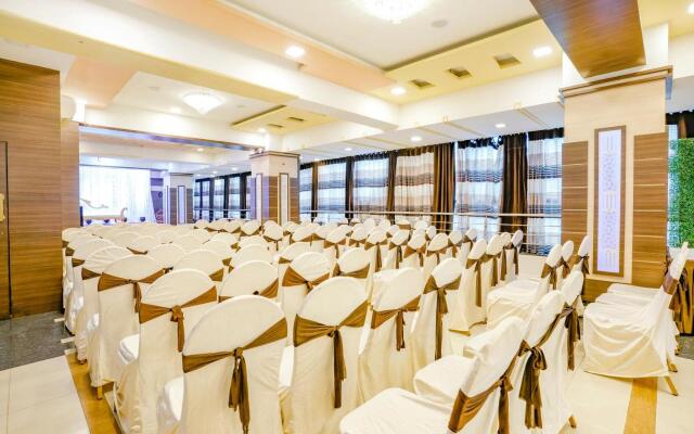 FabHotel Shree Balaji NX Banquets & Apartment