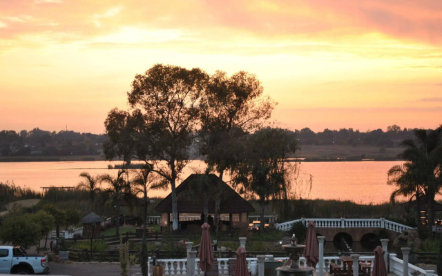 Flamingos Nest Guest House