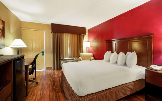 Quality Inn & Suites West Helena