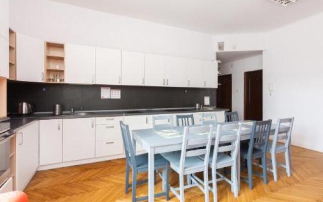 Hostel Nearto Main Square