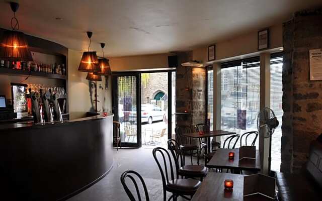 Cafe Hotel du Theatre