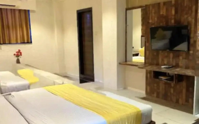 OYO 61228 Hotel Shrimad