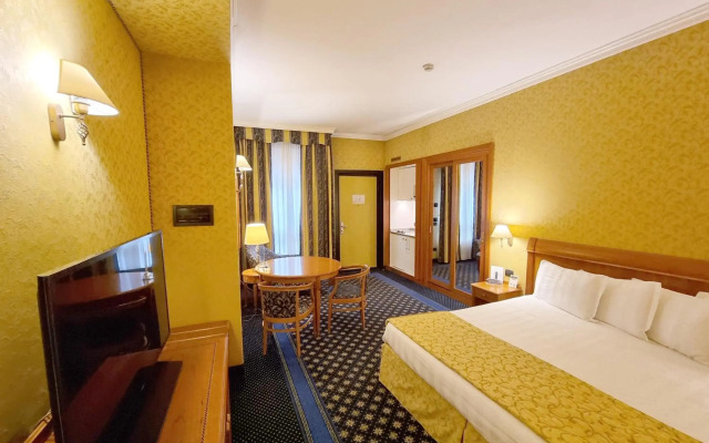 Hotel Ovest