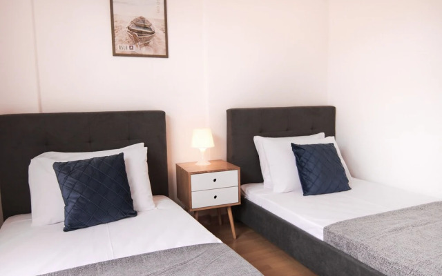 Phaedrus Living Beachfront Villa Morona