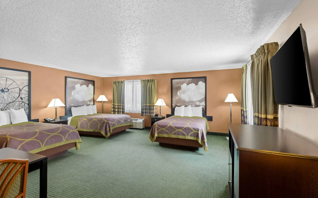 Super 8 by Wyndham Jefferson