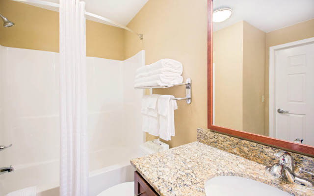 Candlewood Suites Pittsburgh Cranberry by IHG