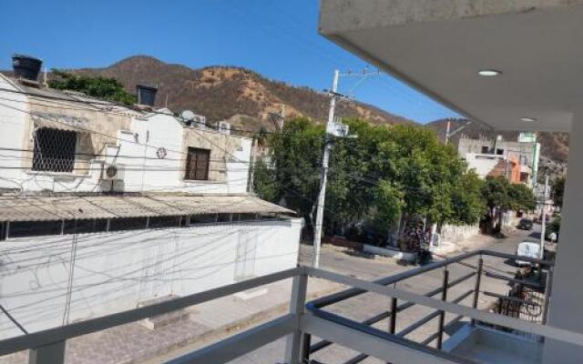 Alcobas a 4 calles de la Playa