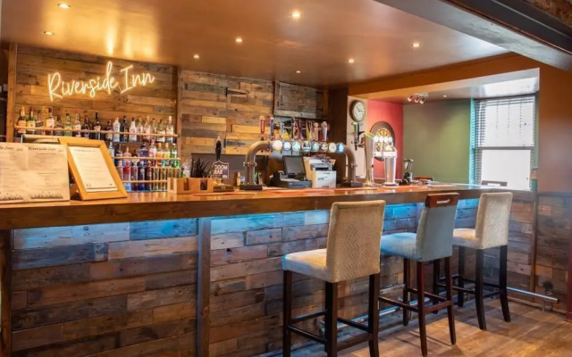 Riverside Inn